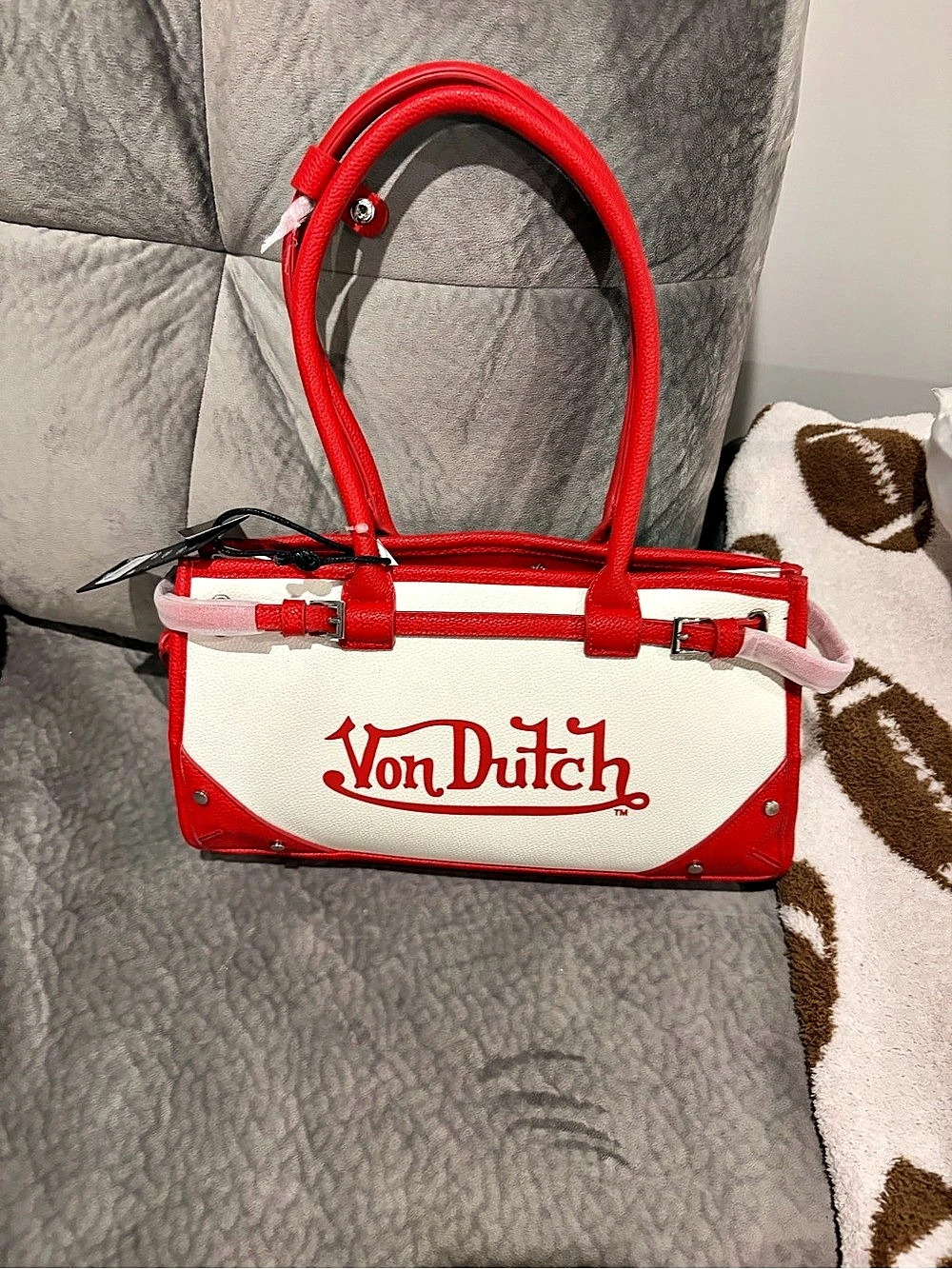 Von Dutch Bowling Shoulder Bag White Red